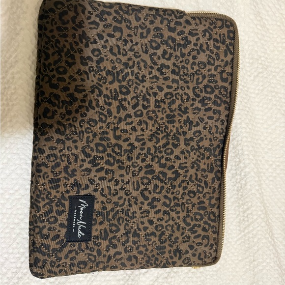 Moon Nude - Picture 4 of 5